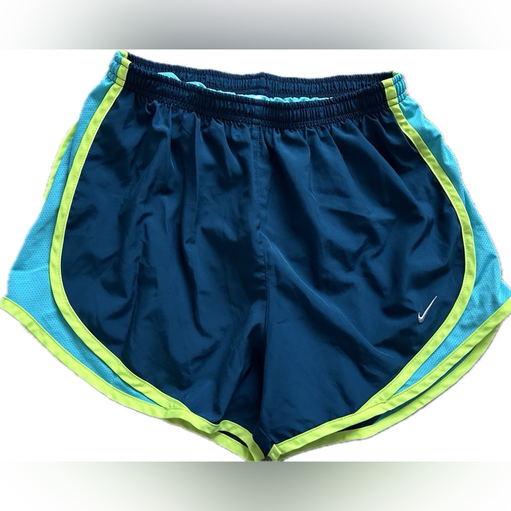 Nike Tempo run shorts in green size small